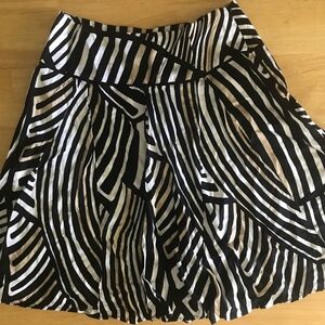 White House / Black Market size 10 Skirt